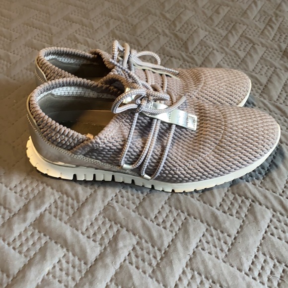 Cole Haan : Zerogrand Gray Sneakers - W6.5 - Picture 3 of 8